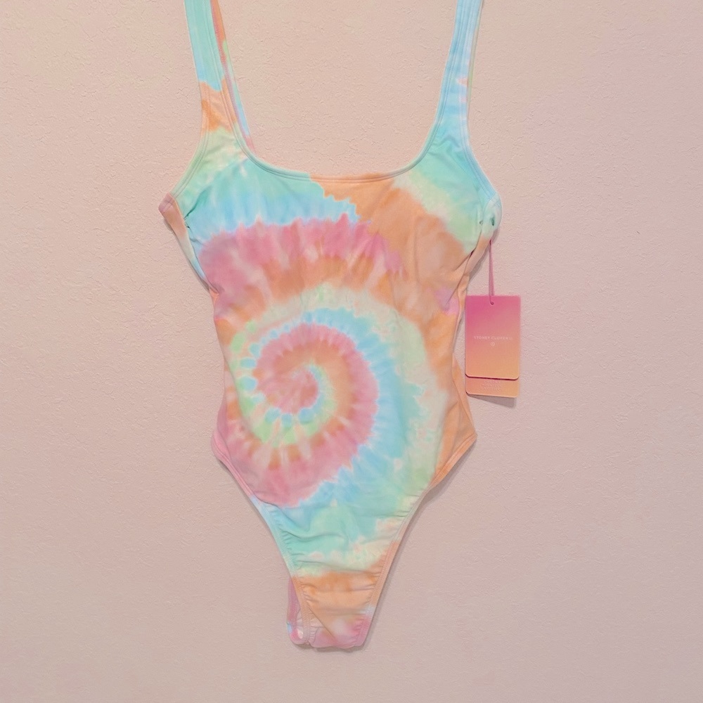 Stoney Creek Lane, CheekyHigh-Leg one piece Swimsuit. Sz. XS (0-2) Multi-pastels